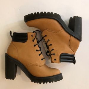 Dr. Martens Air Wair heeled boot